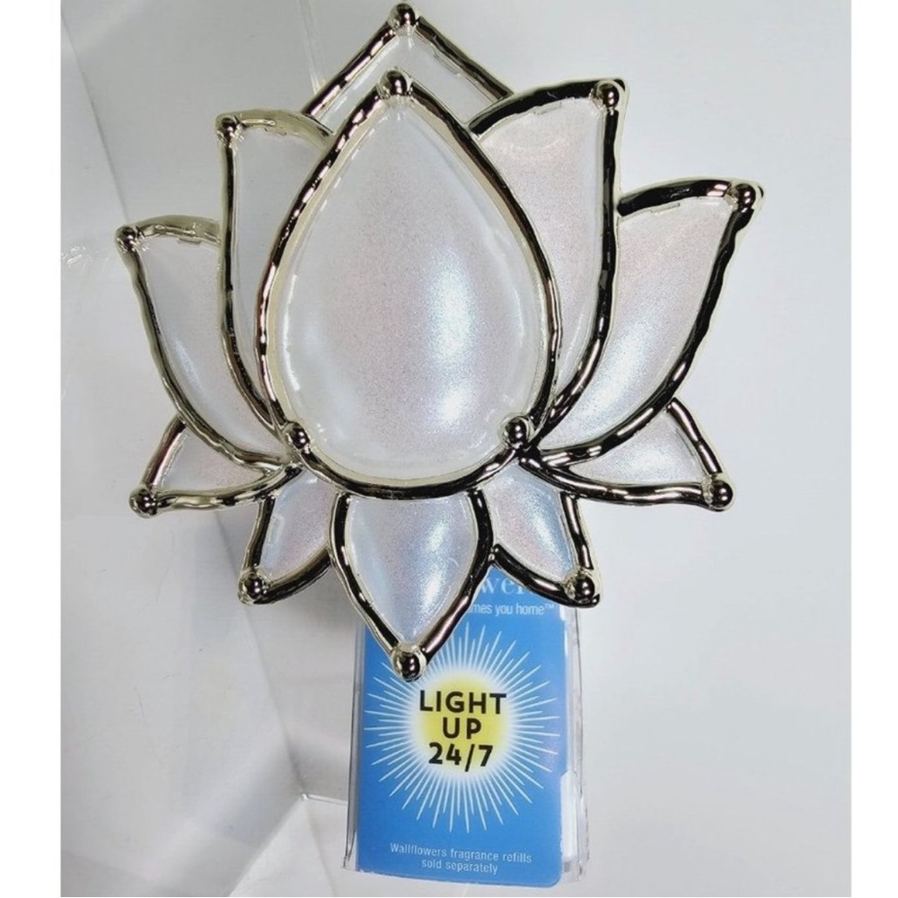 Pearl White Lotus Flower Bath & Body Works Wallflowers Home Fragrance Diffuser - Picture 7 of 7